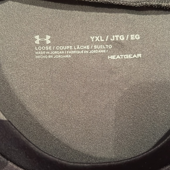 Under Armour - YXL - Loose - HeatGear - Camo Shirt Sleeve Tee w/Yellow Logo - Picture 2 of 5